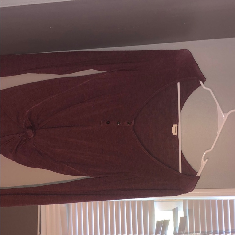 Casual maroon long sleeve V-neck, with buttons!